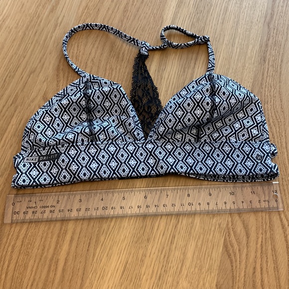 Nike Dri-Fit bra - Picture 3 of 3